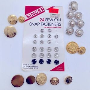 Mostly Vintage Button & Snap Lot Silver Tone & Gold Tone Plastic & Metal